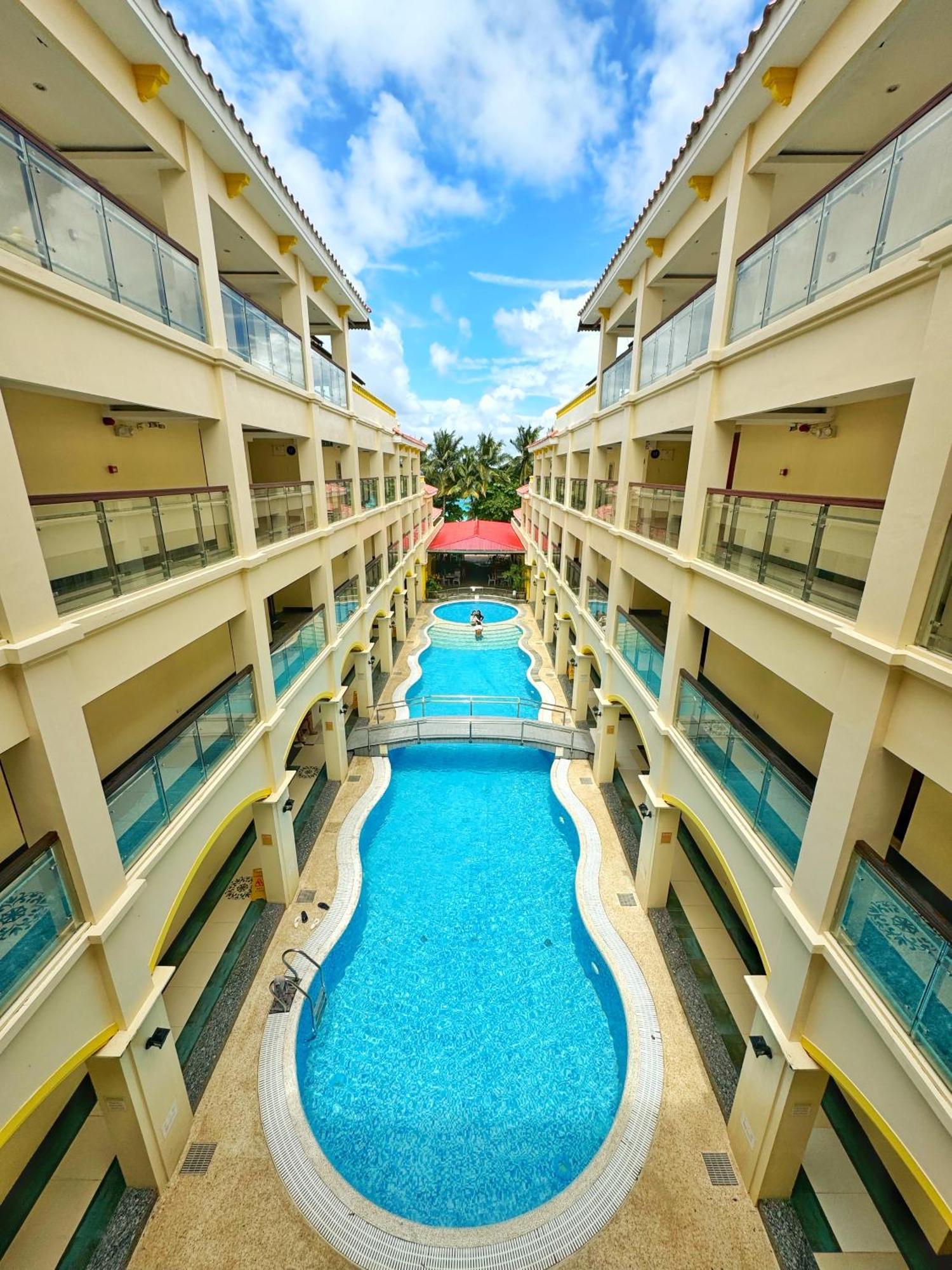 Golden Phoenix Boracay Hotel