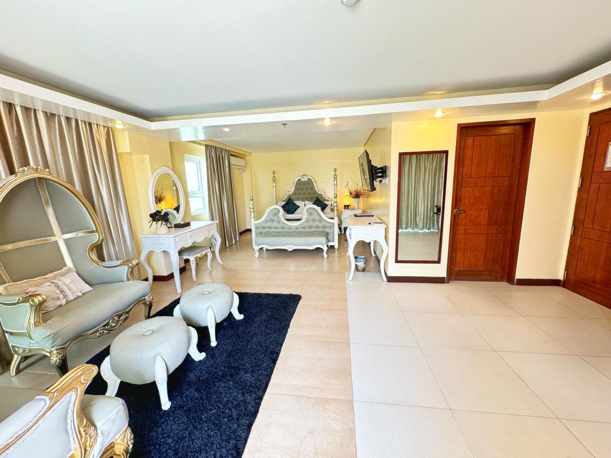 Hotel Golden Phoenix Boracay 4*