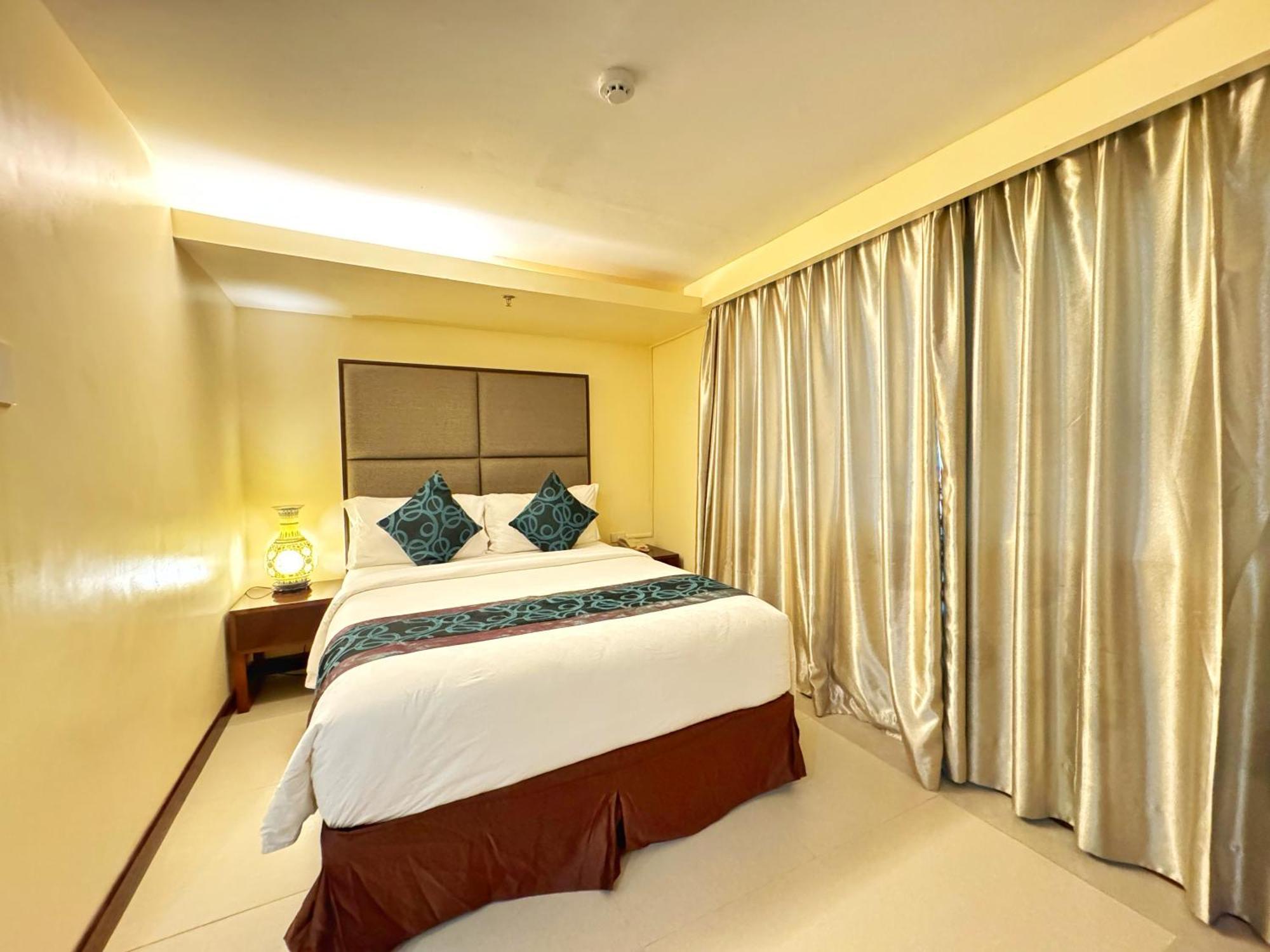 Golden Phoenix Boracay Hotel