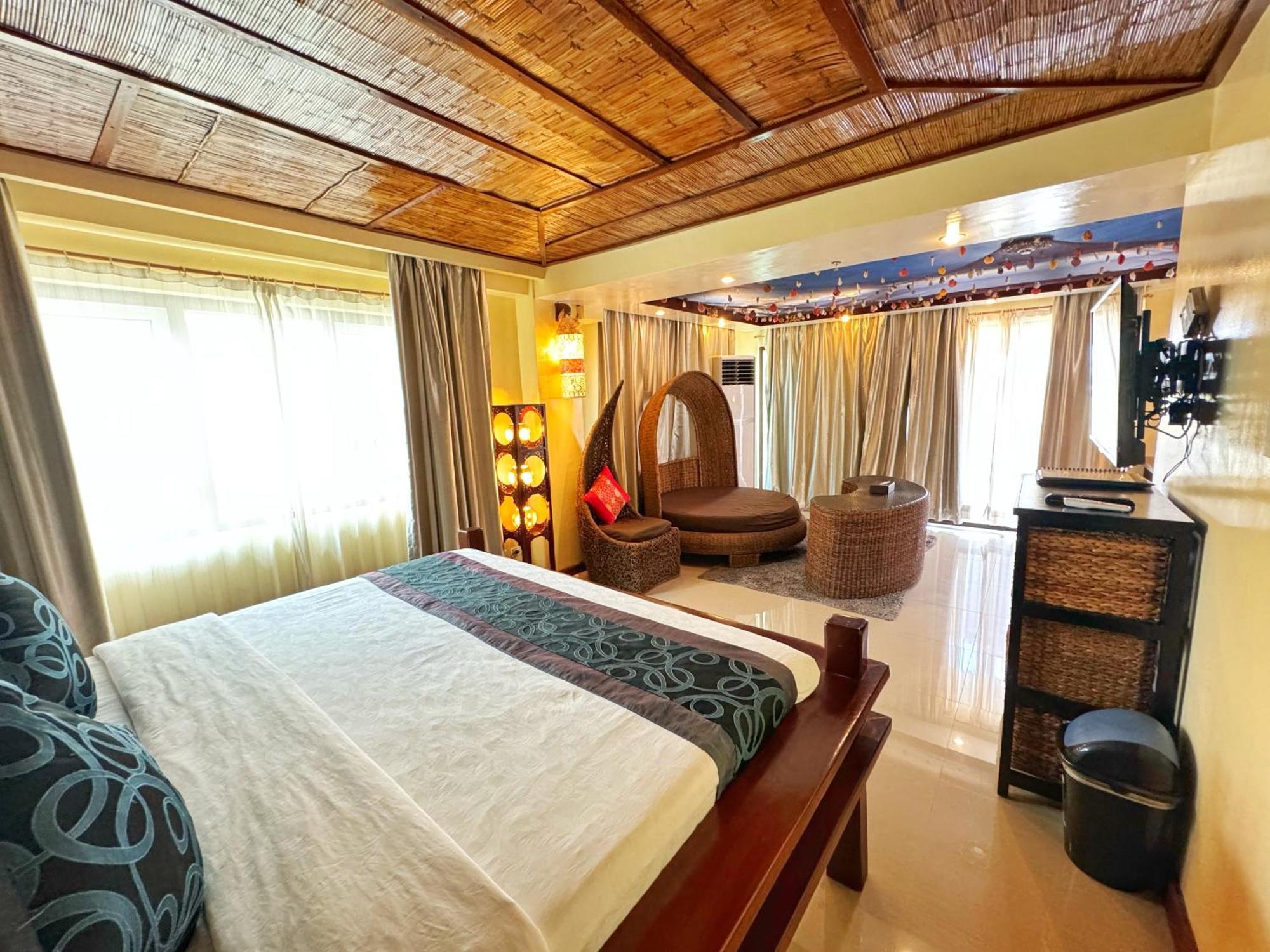Golden Phoenix Boracay Manoc-Manoc