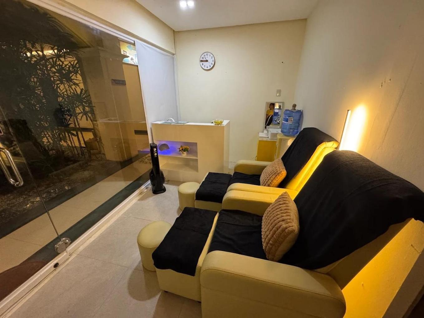 Golden Phoenix Boracay Hotel Manoc-Manoc