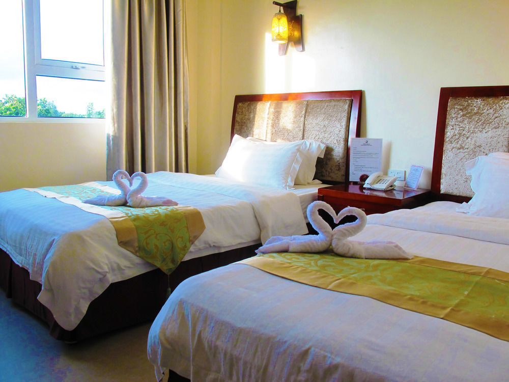 Golden Phoenix Boracay 4* Manoc-Manoc