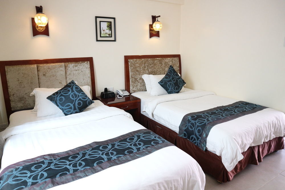 Golden Phoenix Boracay Hotel Manoc-Manoc