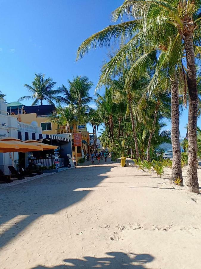 Golden Phoenix Boracay 4*